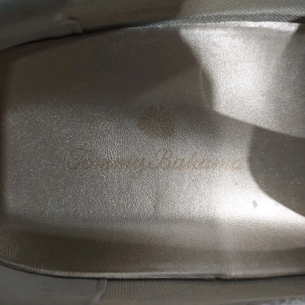 Tommy Bahama Gold Slip On Loafers Size 6.5 Preppy - Picture 9 of 9